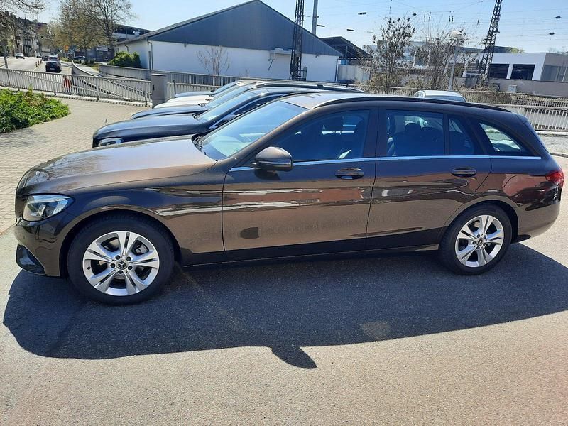 Gebraucht Mercedes C220 187 PS (137 kW) 2017 Braun Kombi