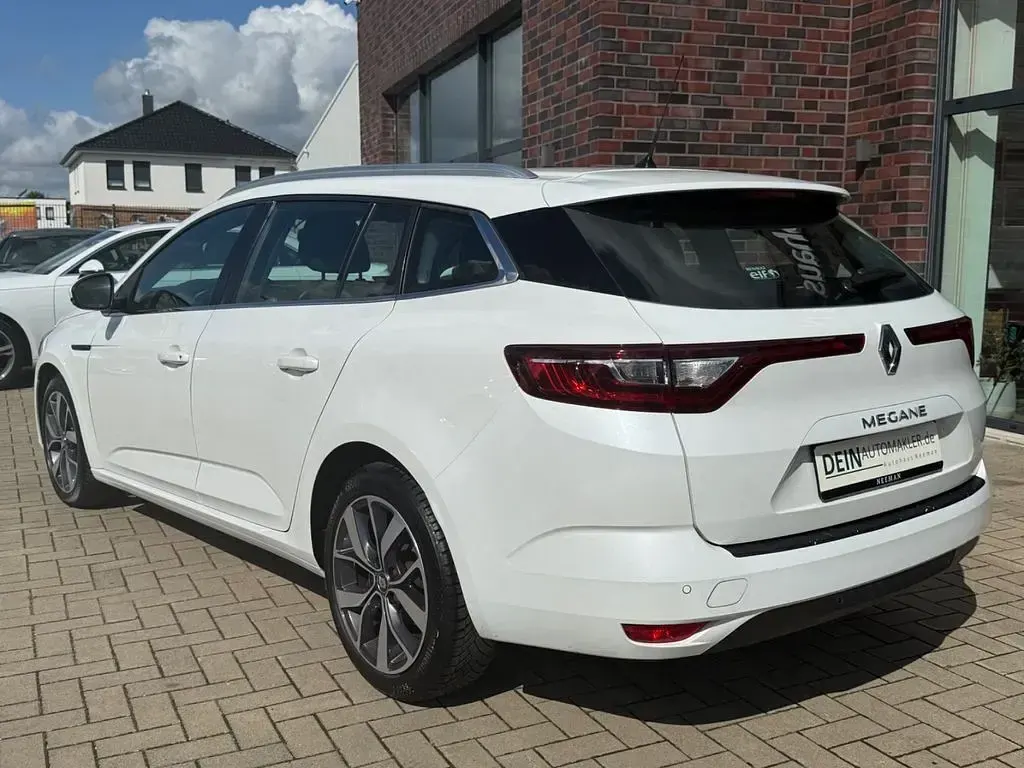Usata Renault Mégane Life 101 CV (74 kW) 2017 Bianco Berlina