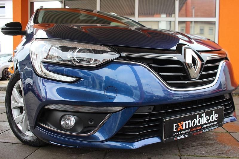 Gebraucht Renault Mégane GrandTour LIMITED 140 PS (102 kW) 2018 Blau Kombi