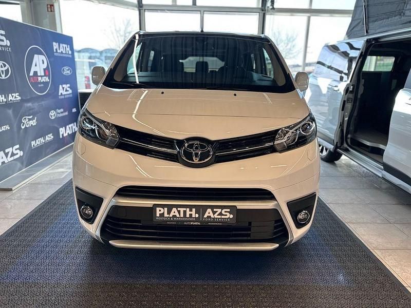 Gebraucht Toyota Proace Team 177 PS (130 kW) 2021 Weiß Van / Kleinbus
