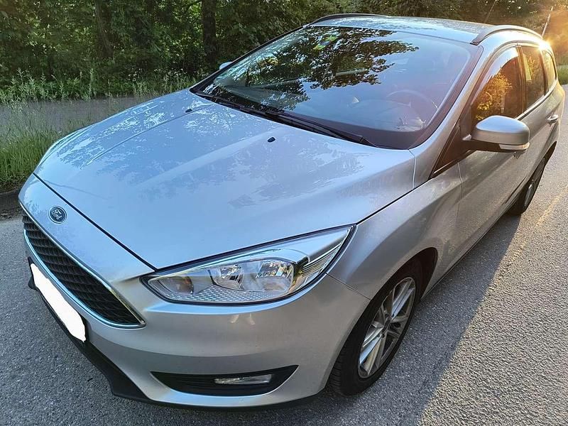 Gebraucht Ford Focus 120 PS (88 kW) 2017 Grau Kombi