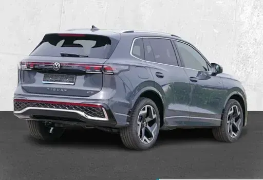 Neu VW Tiguan R-line 150 PS (110 kW) 2026 Grau SUV