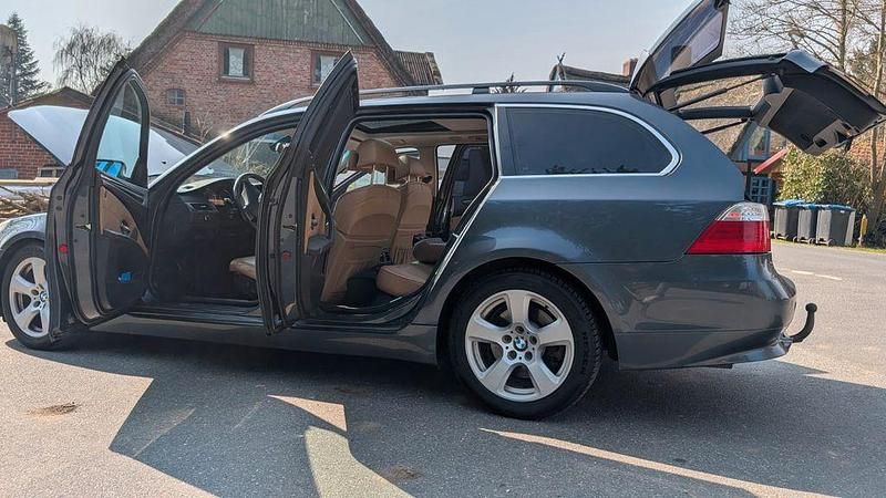 Gebraucht BMW 525 Performance 197 PS (144 kW) 2007 Blau Kombi