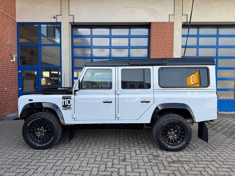 Gebraucht Land Rover Defender Adventure 122 PS (89 kW) 2016 Weiß Kombi