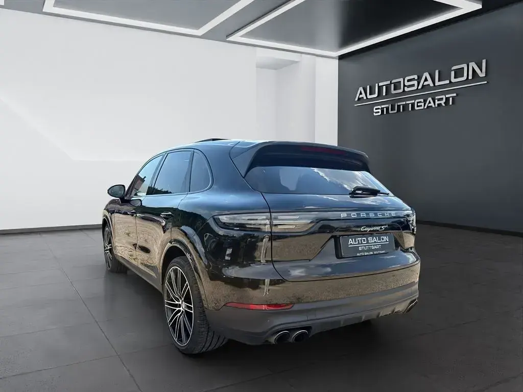 Gebraucht Porsche Cayenne Chrono 441 PS (324 kW) 2018 Schwarz SUV
