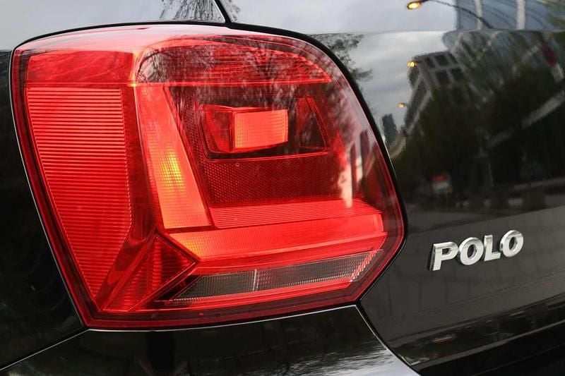 Gebraucht VW Polo 60 PS (44 kW) 2014 Schwarz Kleinwagen