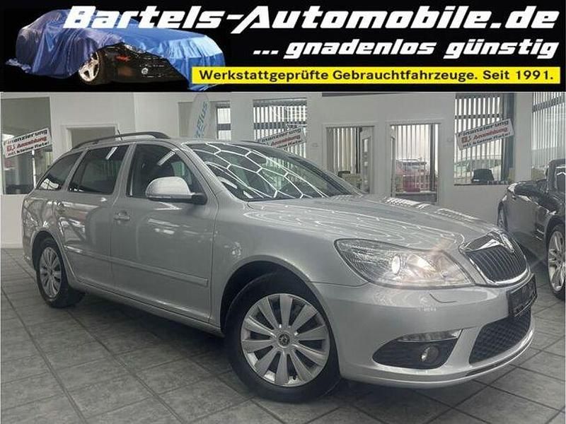 Silber Gebraucht 2011 Skoda Octavia RS Kombi | 3.999 € (Superpreis) - Bild 1/4