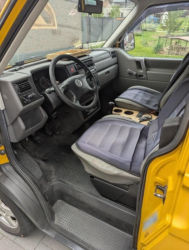 Second-hand VW T4 88 CP (64 kW) 2003 Galben Van