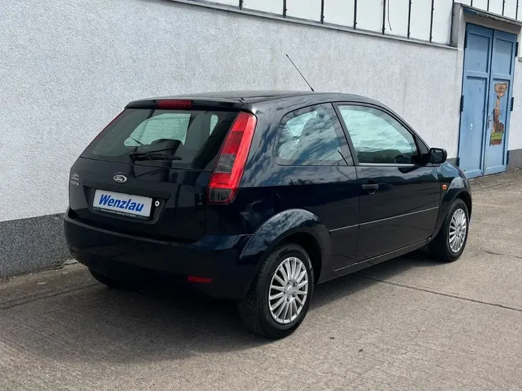 Gebraucht Ford Fiesta 60 PS (44 kW) 2005 Blau Kleinwagen