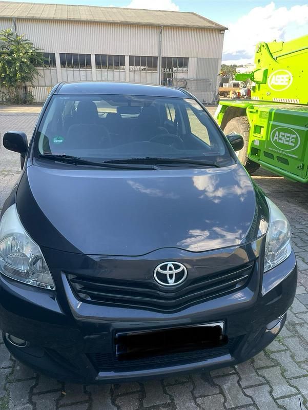 Schwarz Gebraucht 2011 Toyota Verso Van / Kleinbus | 4.499 € (Superpreis) - Bild 1/4