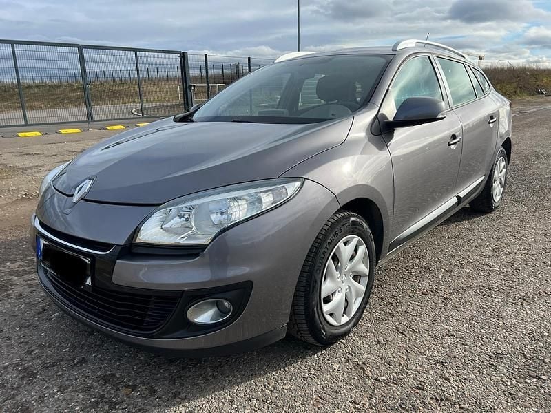 Grau Gebraucht 2012 Renault Mégane GrandTour Kombi | 3.950 € (Guter Preis) - Bild 1/4