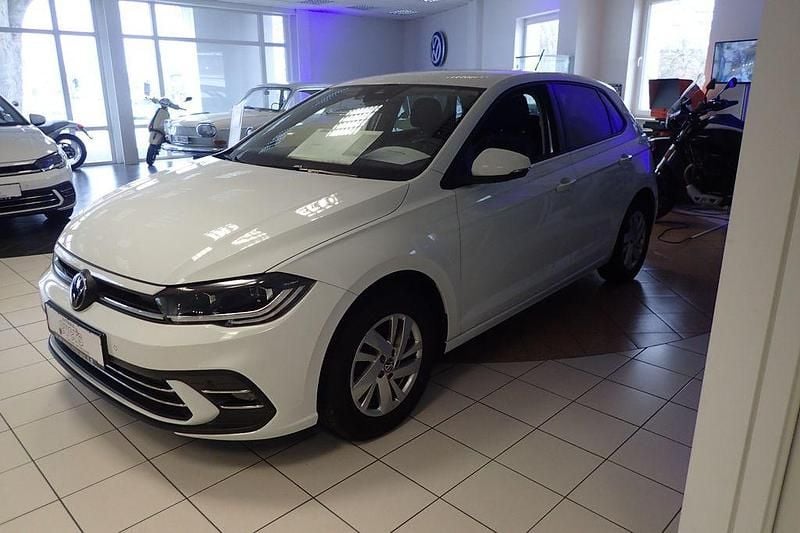 Gebraucht VW Polo Style 95 PS (69 kW) 2023 Purewhite Kleinwagen