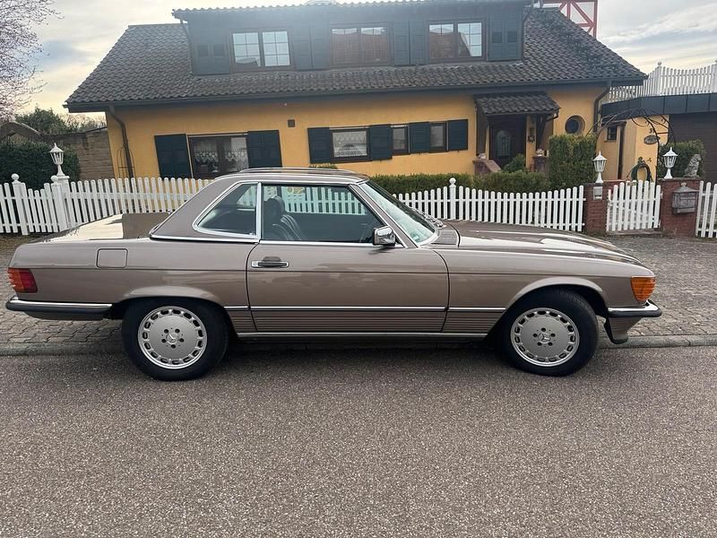 Gebraucht Mercedes 560 231 PS (169 kW) 1989 Braun Cabrio