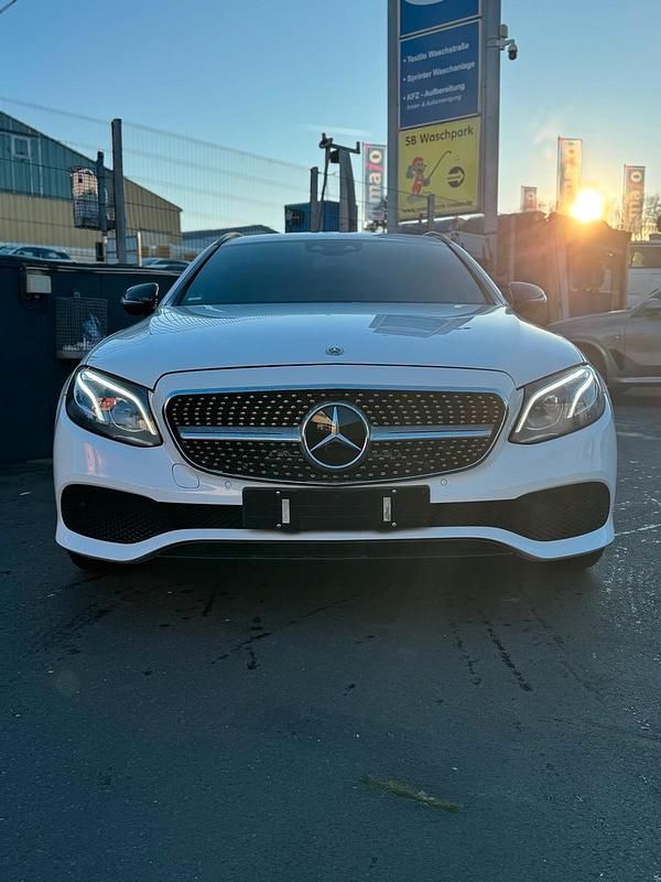 Gebraucht Mercedes E350 Avantgarde 258 PS (189 kW) 2017 Weiß Kombi