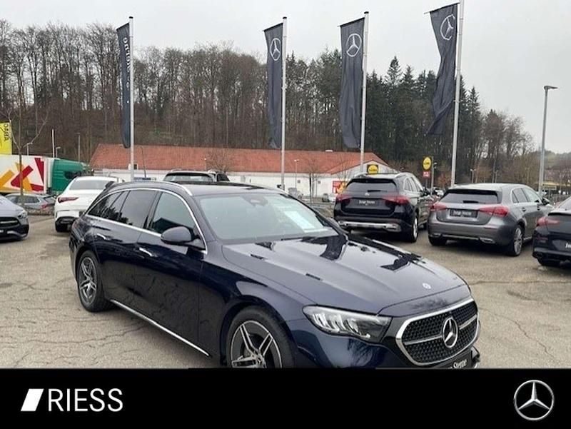 Gebraucht Mercedes E220 AMG 197 PS (144 kW) 2023 Metalliclack nautikblau metall Kombi