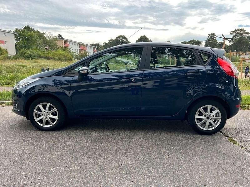 Gebraucht 2016 Ford Fiesta Celebration Kleinwagen | 5.250 € (Guter Preis) - Bild 1/4
