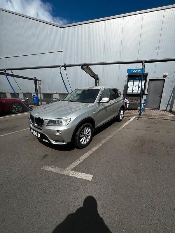 Silber Gebraucht 2011 BMW X3 SUV | 8.700 € (Fairer Preis) - Bild 1/4
