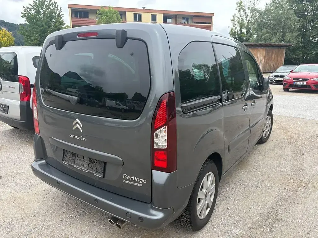 Used Citroën Berlingo SELECTION 99 HP (72 kW) 2018 Grey Minivan