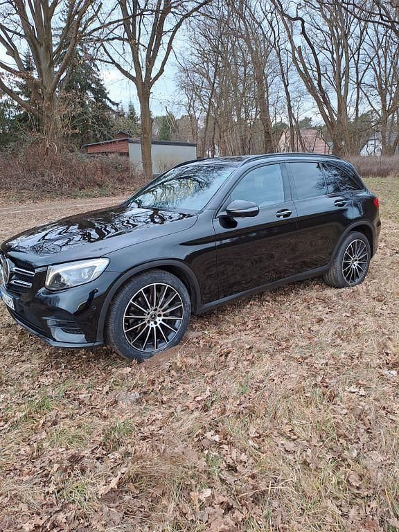 Gebraucht Mercedes GLC300 245 PS (180 kW) 2017 Schwarz SUV