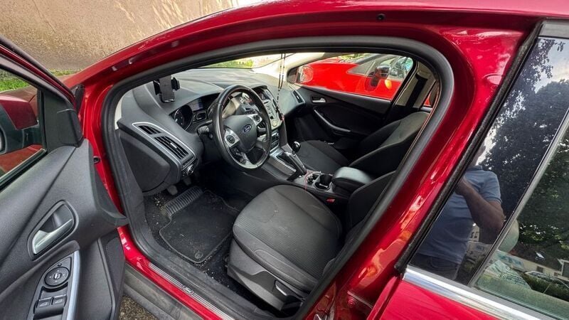 Rot Gebraucht 2014 Ford Focus Titanium Kombi | 6.200 € (Fairer Preis) - Bild 1/4