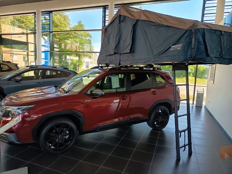 Rot Neu 2025 Subaru Forester Exclusive+ SUV | 46.990 € (Etwas zu teuer) - Bild 1/4