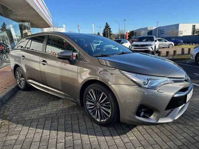 Gebraucht Toyota Avensis 147 PS (108 kW) 2017 Braun Kombi