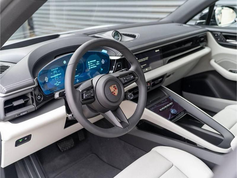 Neu Porsche Macan 300 kW (408 PS) 2025 Silber SUV