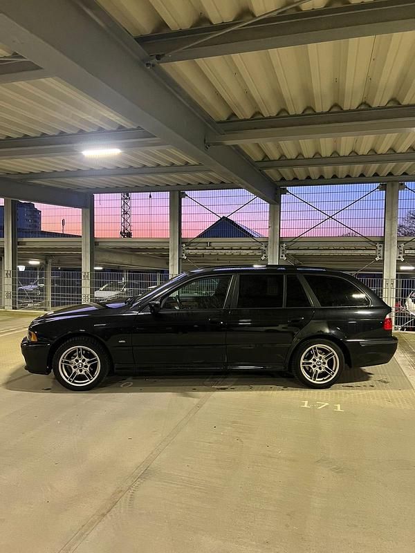 Gebraucht BMW 525 192 PS (141 kW) 2001 Schwarz Kombi