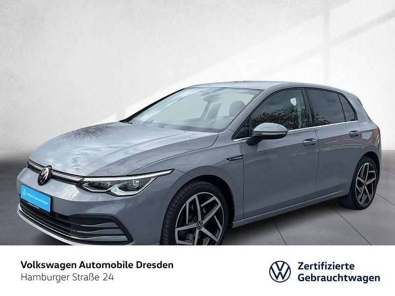 Gebraucht VW Golf VIII Style 131 PS (96 kW) 2022 Mondsteingrau Limousine