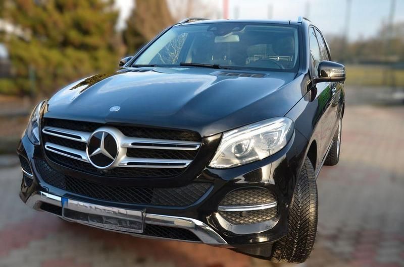 Gebraucht Mercedes GLE350 258 PS (189 kW) 2016 Schwarz SUV