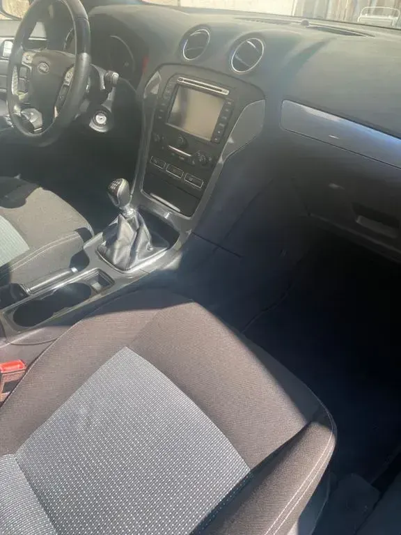 Gebraucht Ford Mondeo 140 PS (102 kW) 2013 Schwarz Kombi