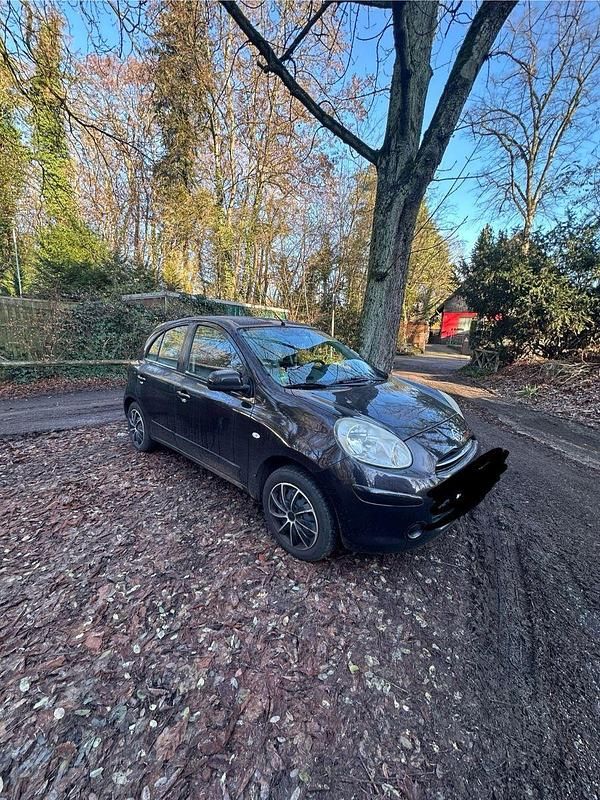 Schwarz Gebraucht 2011 Nissan Micra Acenta Limousine | 5.490 € (Etwas zu teuer) - Bild 1/4