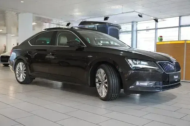 Gebraucht Skoda Superb LAURIN & KLEMENT 280 PS (205 kW) 2017 Magneticbraun metallic Limousine