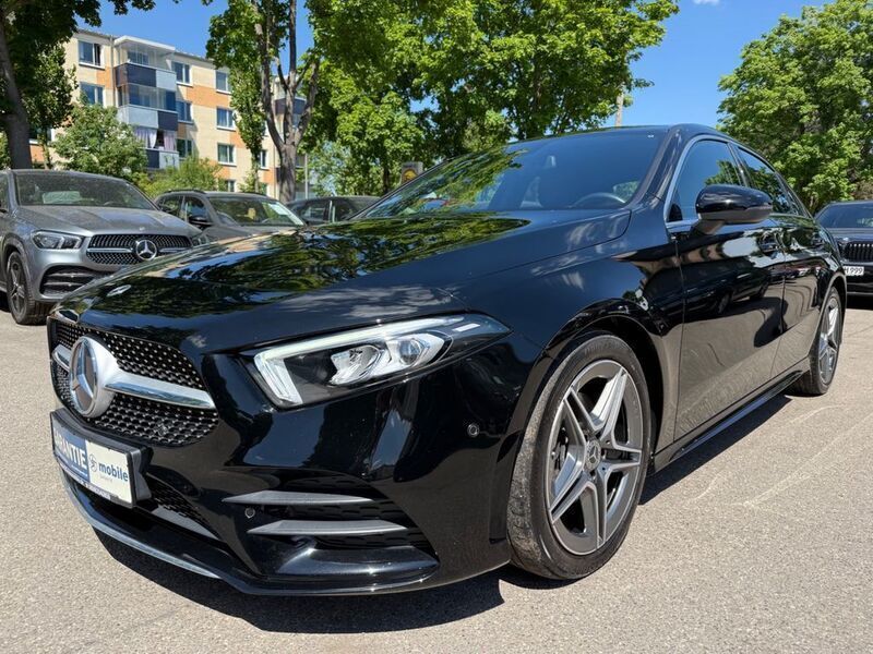 Schwarz Gebraucht 2020 Mercedes A200 AMG Limousine | 22.500 € (Guter Preis) - Bild 1/4
