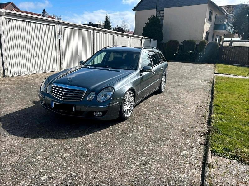 Silber Gebraucht 2007 Mercedes E320 Elegance Kombi | 6.900 € (Teuer) - Bild 1/4