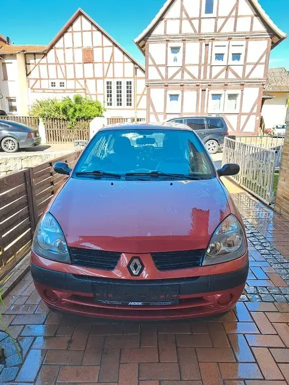Brugt Renault Clio II 75 HK (55 kW) 2004 Rød Sedan