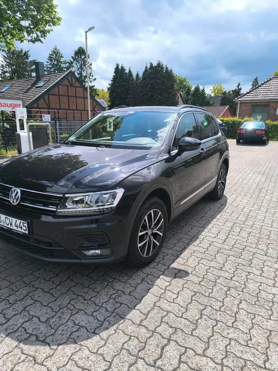 Gebraucht VW Tiguan 150 PS (110 kW) 2020 Schwarz SUV
