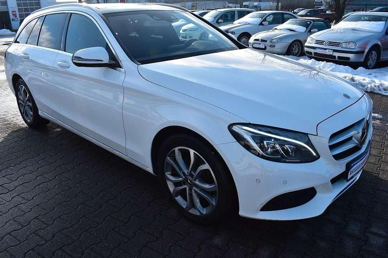 Gebraucht Mercedes C220 170 PS (125 kW) 2018 Weiß Kombi