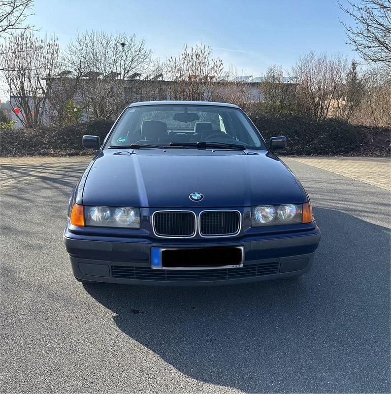 Second-hand BMW 320 150 CP (110 kW) 1996 Albastru Berlinǎ