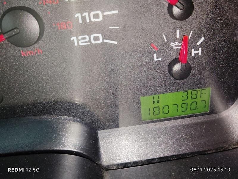 Second-hand Ford V8 235 CP (172 kW) 2005 Albastru SUV