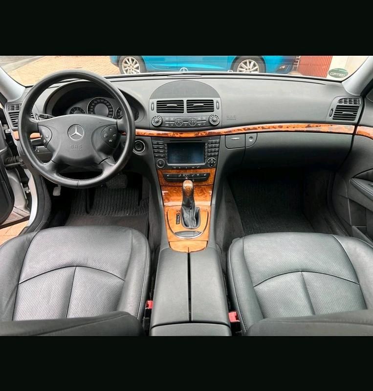 Gebraucht Mercedes E280 231 PS (169 kW) 2006 Silber Limousine