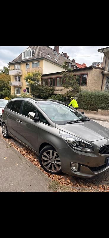 Gebraucht Kia Carens 140 PS (102 kW) 2013 Silber Van / Kleinbus