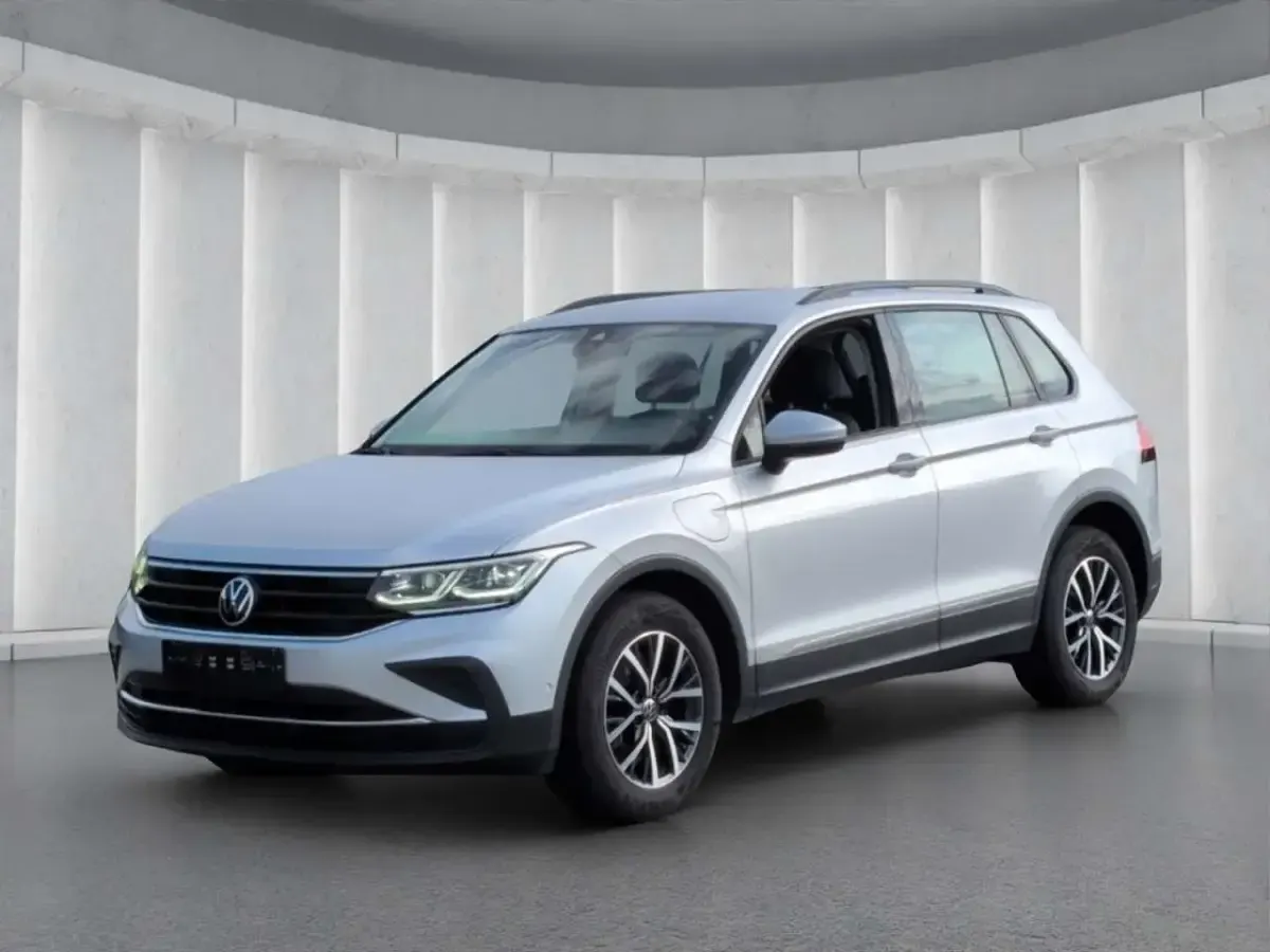 Gebraucht VW Tiguan 245 PS (180 kW) 2021 Reflexsilber metallic SUV