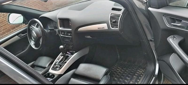 Second-hand Audi Q5 S-line plus 239 CP (175 kW) 2011 Gri SUV