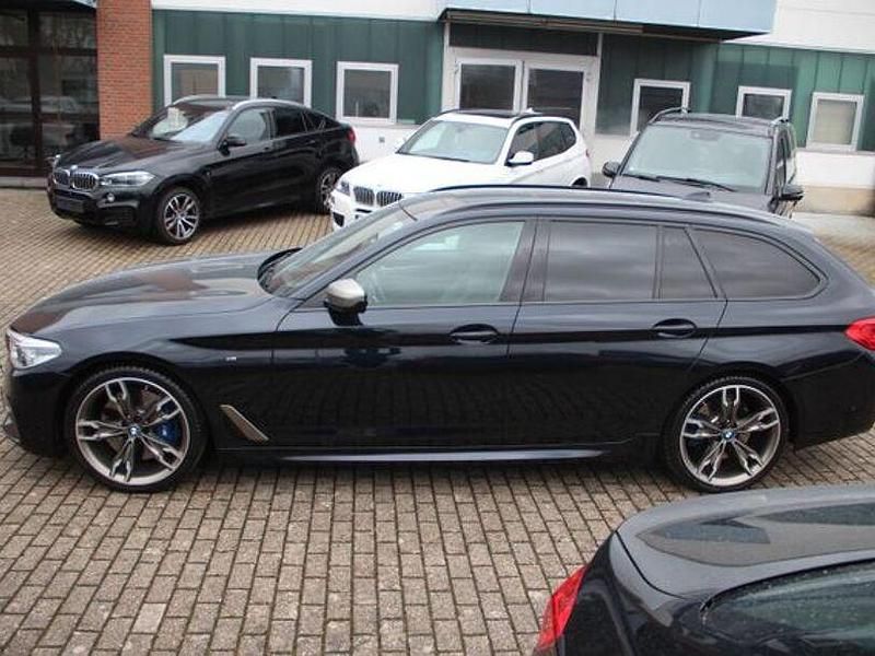 Gebraucht BMW M550 Performance 400 PS (294 kW) 2018 Schwarz Limousine