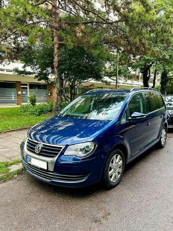 Blau Gebraucht 2010 VW Touran Freestyle Van / Kleinbus | 3.800 € (Guter Preis) - Bild 1/4