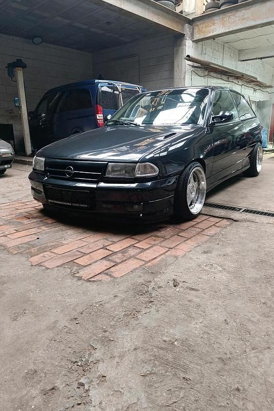Gebraucht Opel Astra 160 PS (117 kW) 1993 Schwarz Coupé
