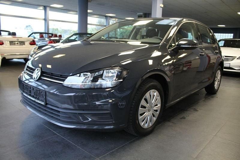 Second-hand VW Golf VII Trendline 86 CP (63 kW) 2018 Gri Berlinǎ