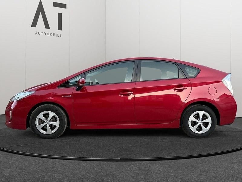 Second-hand Toyota Prius 99 CP (72 kW) 2012 Roșu Berlinǎ