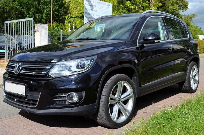 Gebraucht VW Tiguan Sportline 177 PS (130 kW) 2013 Deep black perleffekt SUV